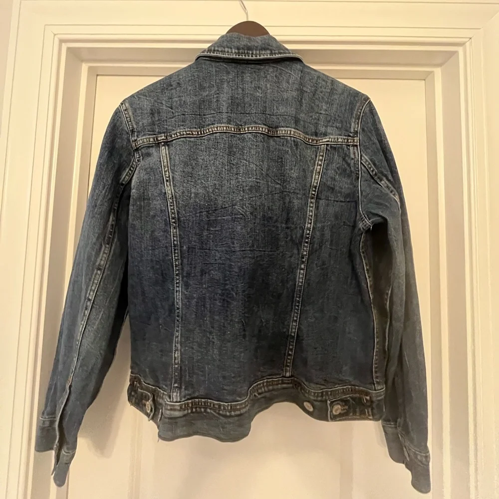 Old Navy Blue Jean Jacket Timeless Denim Design - Picture 3 of 5